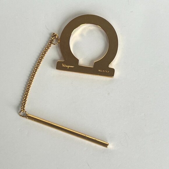 Salvatore Ferragamo Iconic Chunky Gancini Scarf Ring Gold Tone MINT - Picture 3 of 5